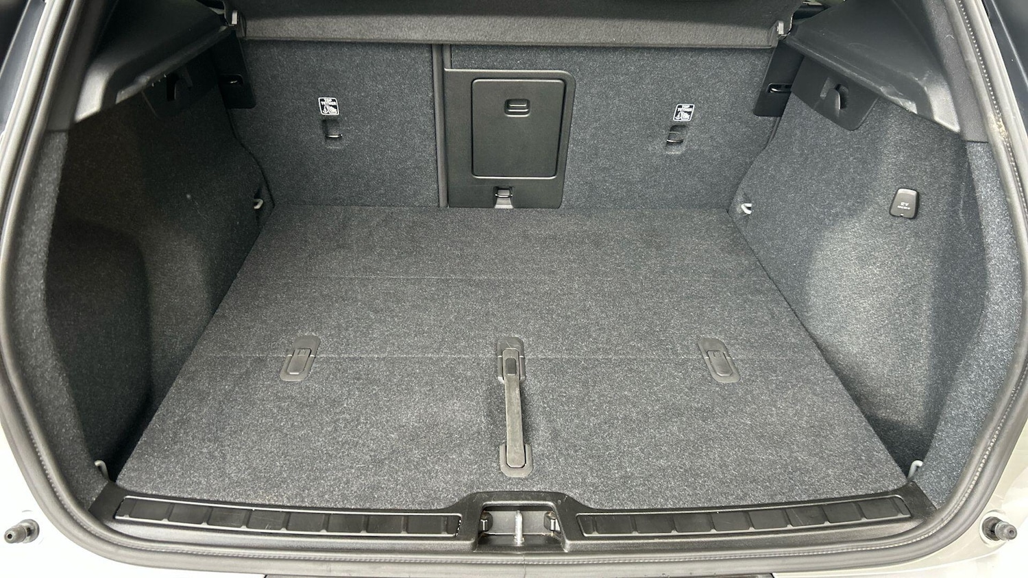 Used Volvo XC40 2023 for sale - 76270377: Photo 18