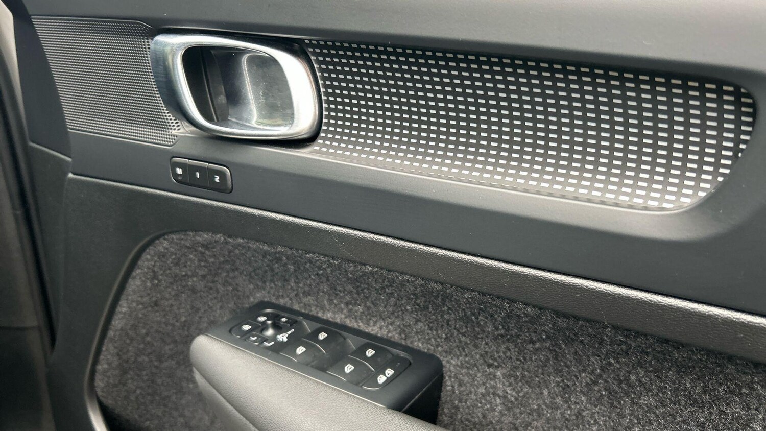 Used Volvo XC40 2023 for sale - 76270377: Photo 38