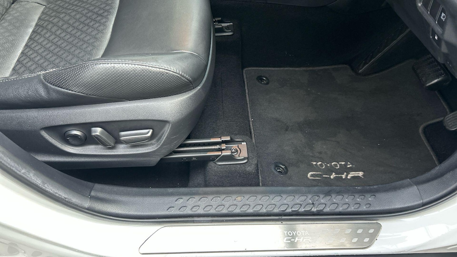 Used Toyota C-HR 2022 for sale - 77190641: Photo 38