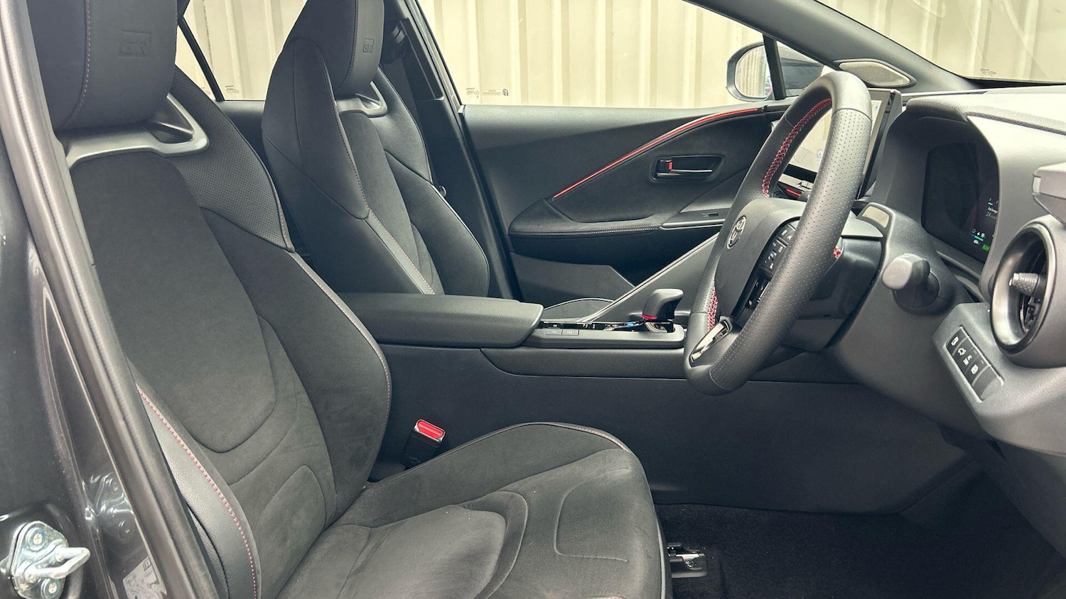 Used Toyota C-HR 2025 for sale - 78100069: Photo 17