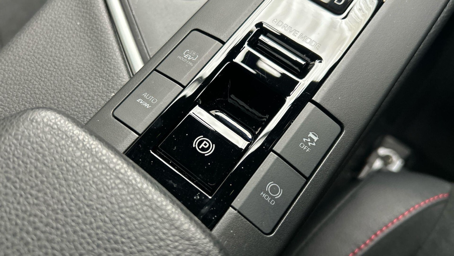 Used Toyota C-HR 2025 for sale - 78100069: Photo 35