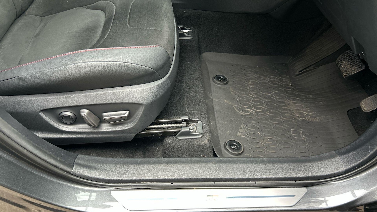 Used Toyota C-HR 2025 for sale - 78100069: Photo 43