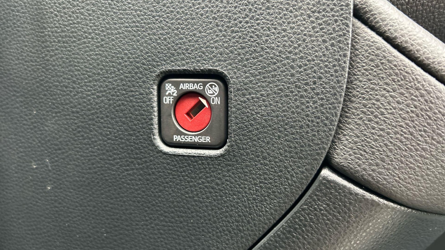 Used Toyota C-HR 2025 for sale - 78100069: Photo 47