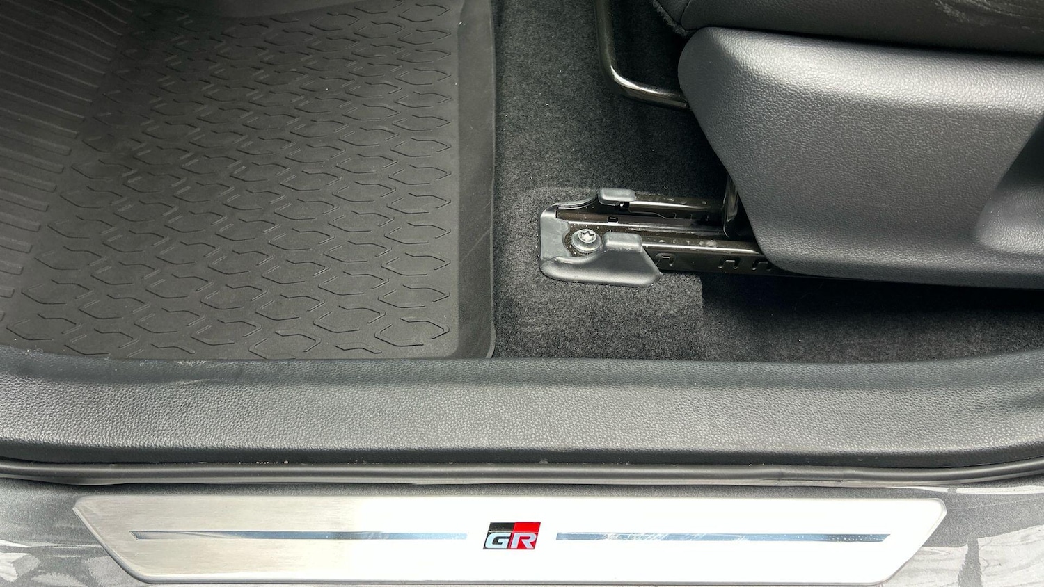 Used Toyota C-HR 2025 for sale - 78100069: Photo 48