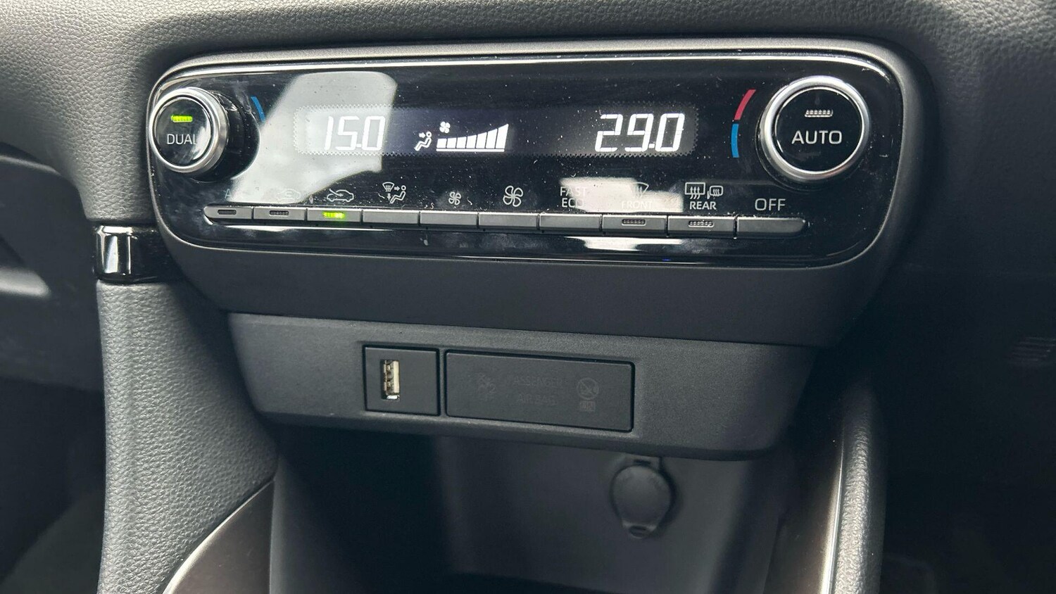 Used Toyota Yaris 2023 for sale - 77598641: Photo 29