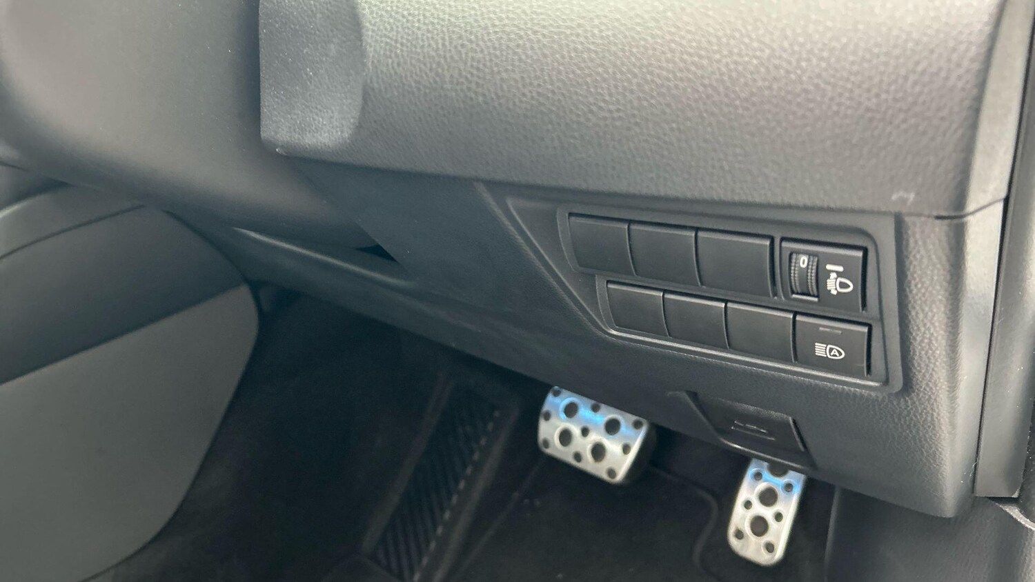 Used Toyota Yaris 2023 for sale - 77598641: Photo 38