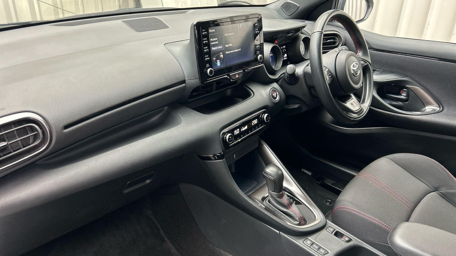 Used Toyota Yaris 2023 for sale - 77598641: Photo 40