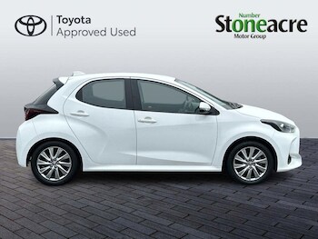 Used Toyota Yaris 2023 for sale - 75646993: Photo