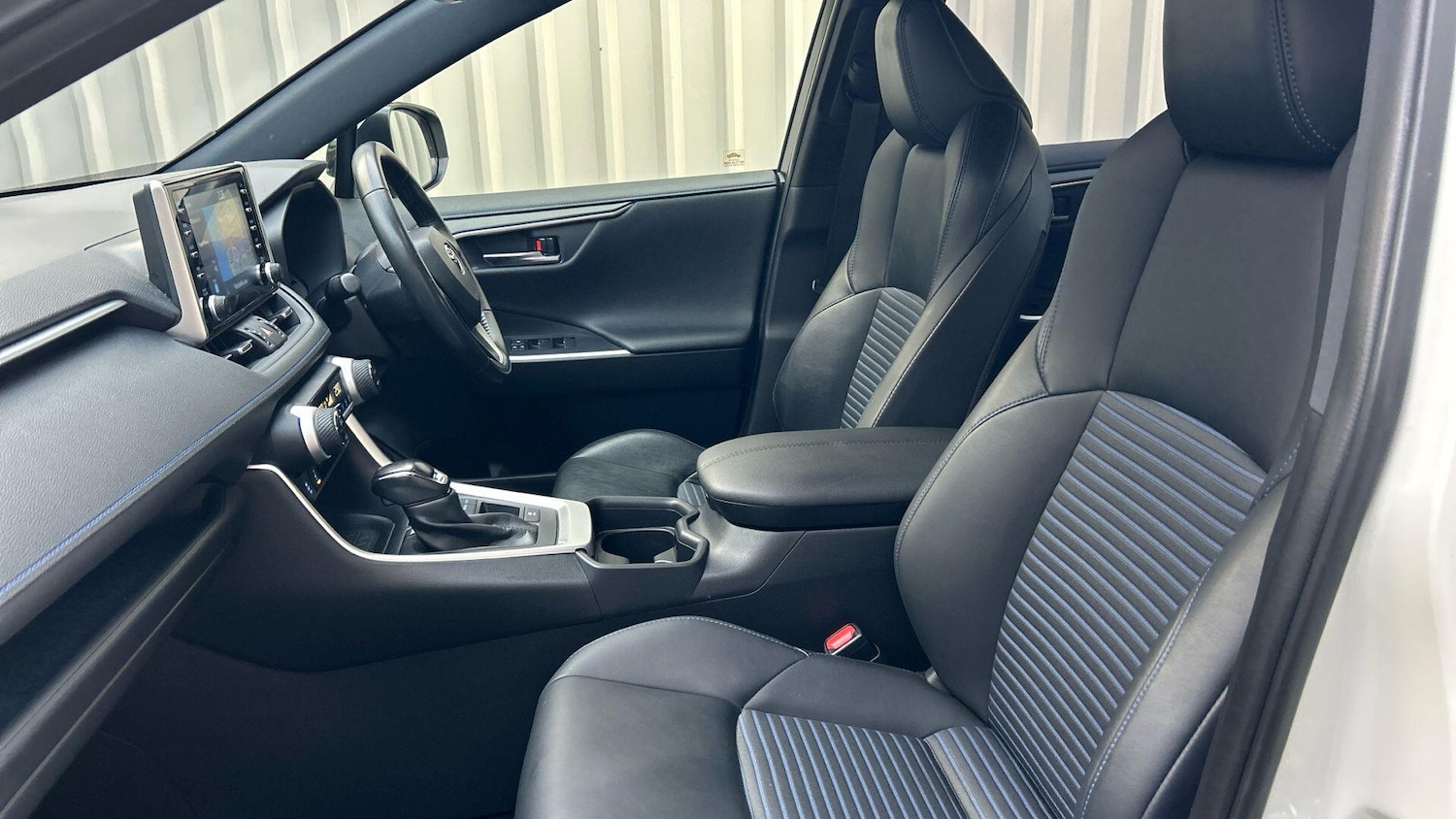 Used Toyota RAV4 2021 for sale - 76689241: Photo 14