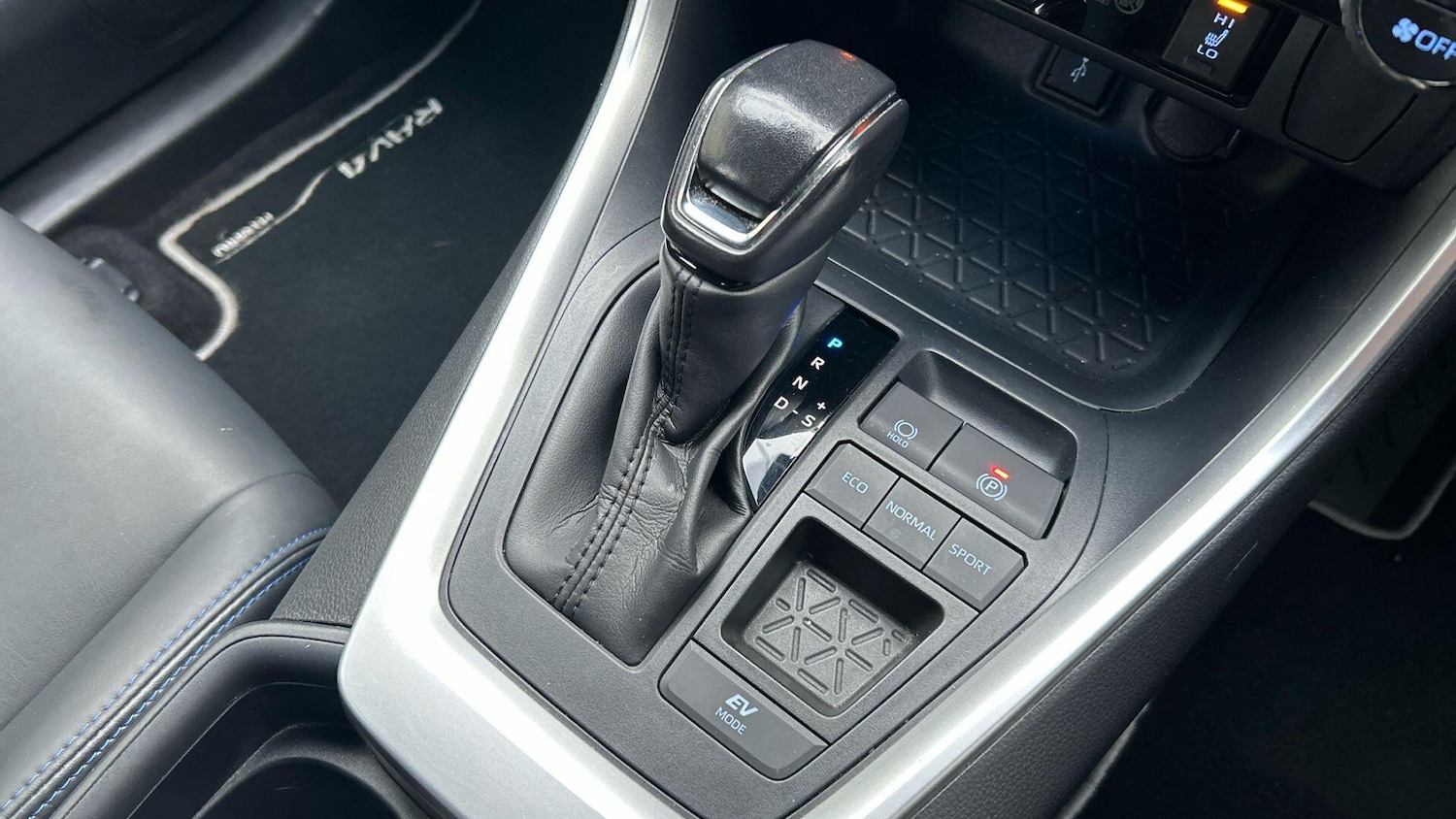 Used Toyota RAV4 2021 for sale - 76689241: Photo 32