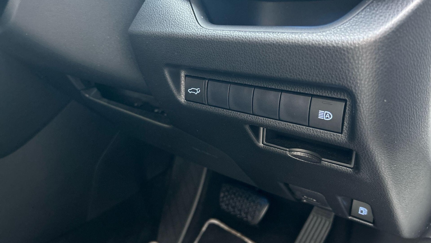 Used Toyota RAV4 2021 for sale - 76689241: Photo 40