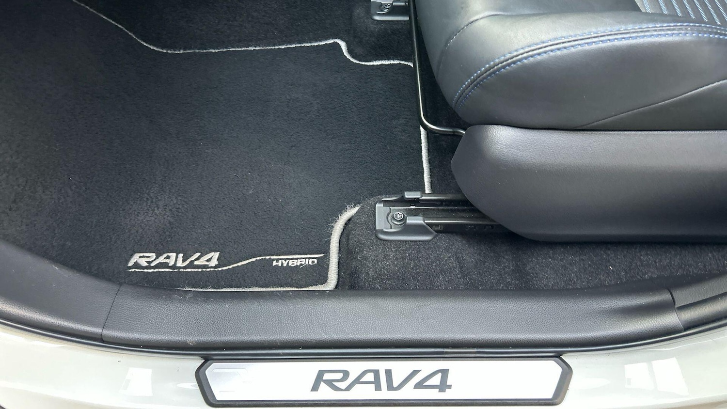 Used Toyota RAV4 2021 for sale - 76689241: Photo 43