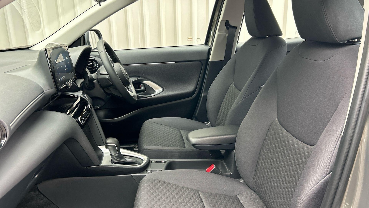 Used Toyota Yaris Cross 2025 for sale - 76123054: Photo 16