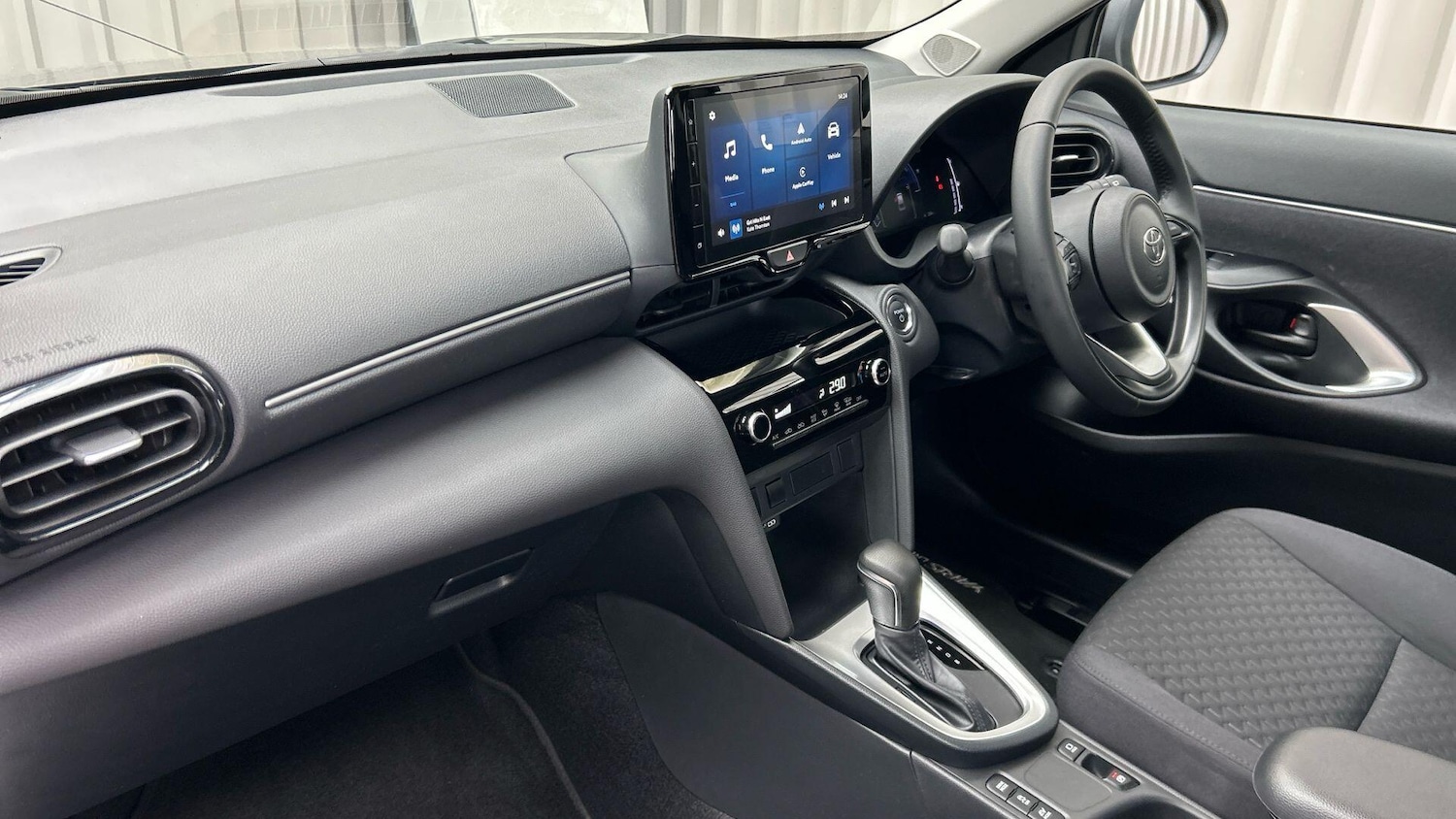 Used Toyota Yaris Cross 2025 for sale - 76123054: Photo 42