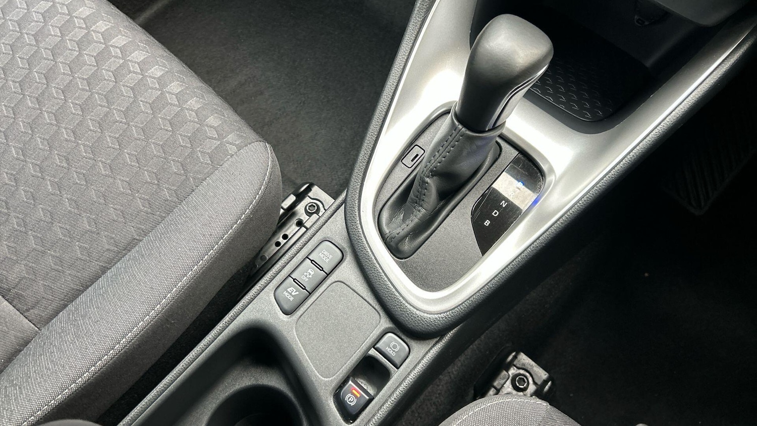 Used Toyota Yaris 2022 for sale - 76538911: Photo 30