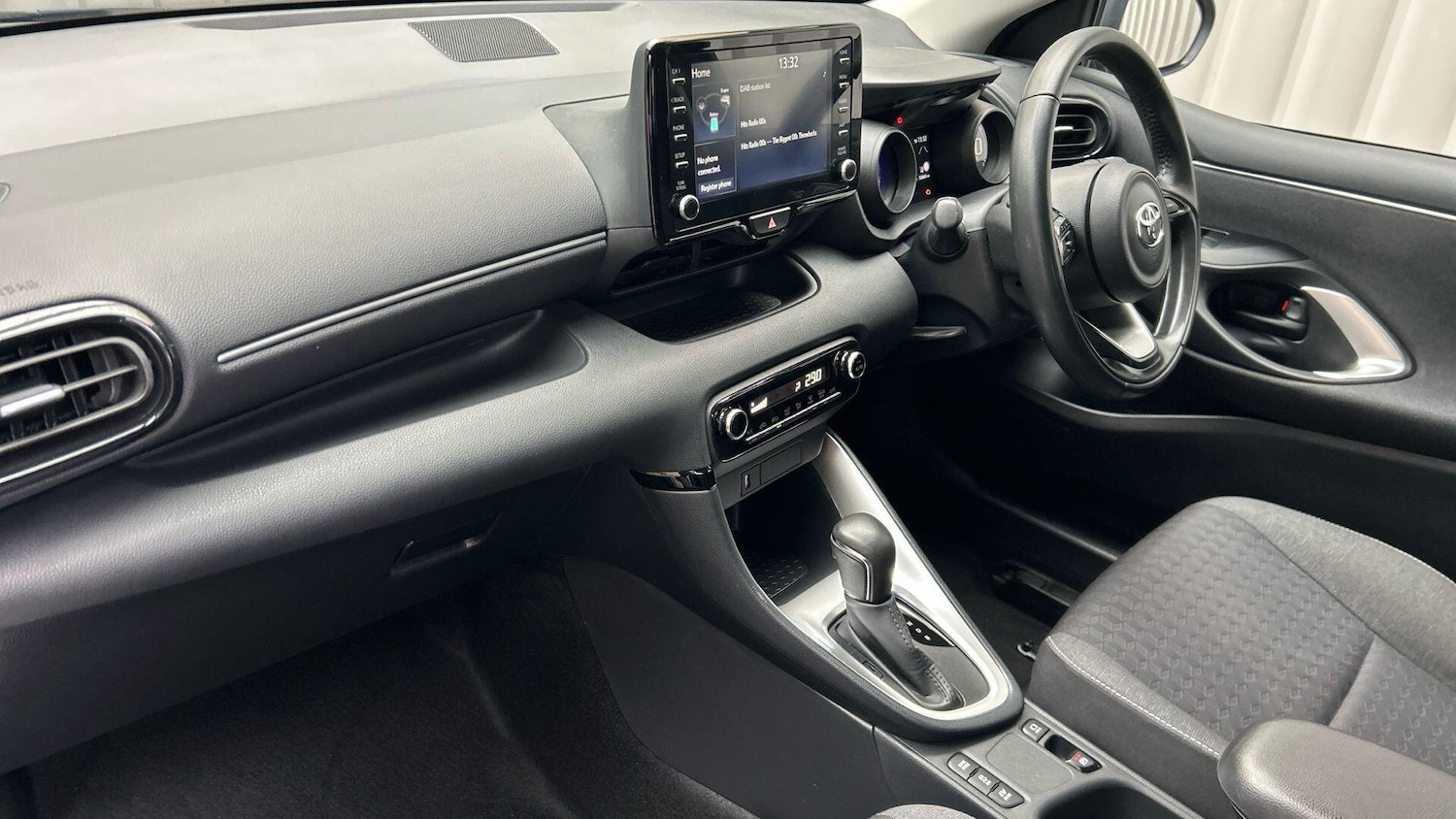 Used Toyota Yaris 2022 for sale - 76538911: Photo 39