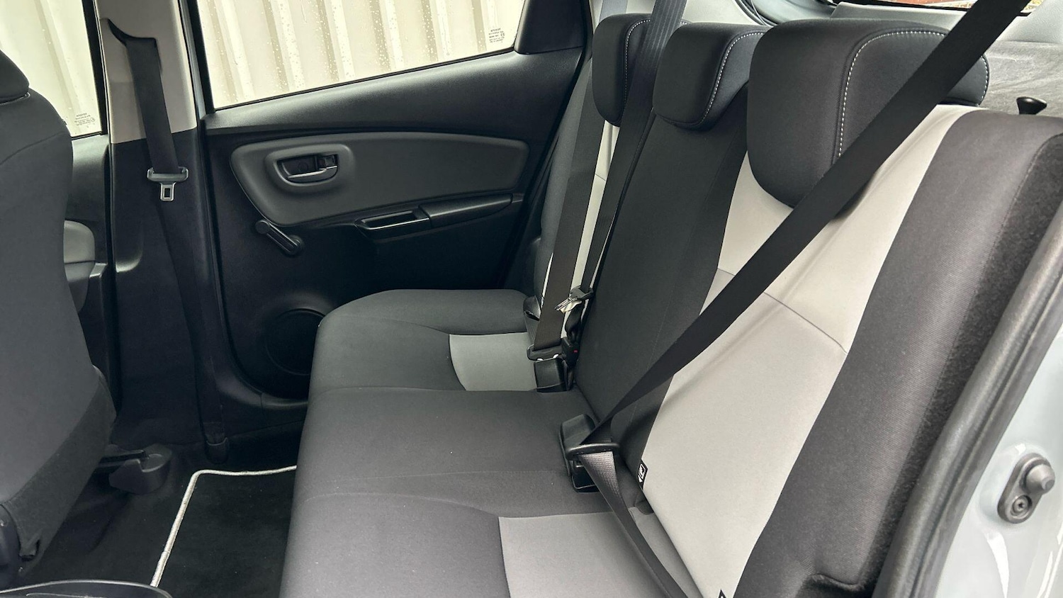 Used Toyota Yaris 2018 for sale - 76549886: Photo 17