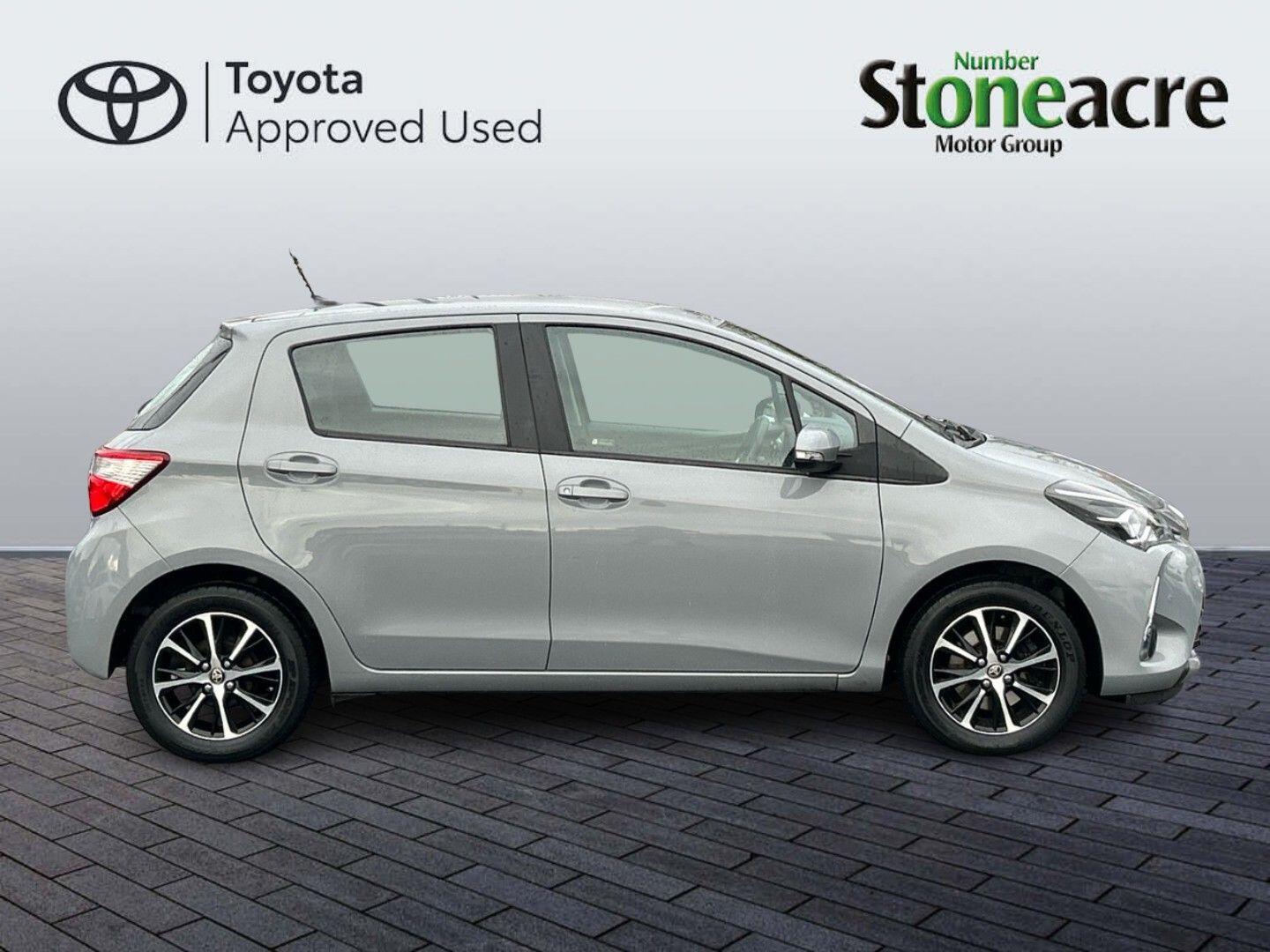 Used Toyota Yaris 2018 for sale - 76549886: Photo 2