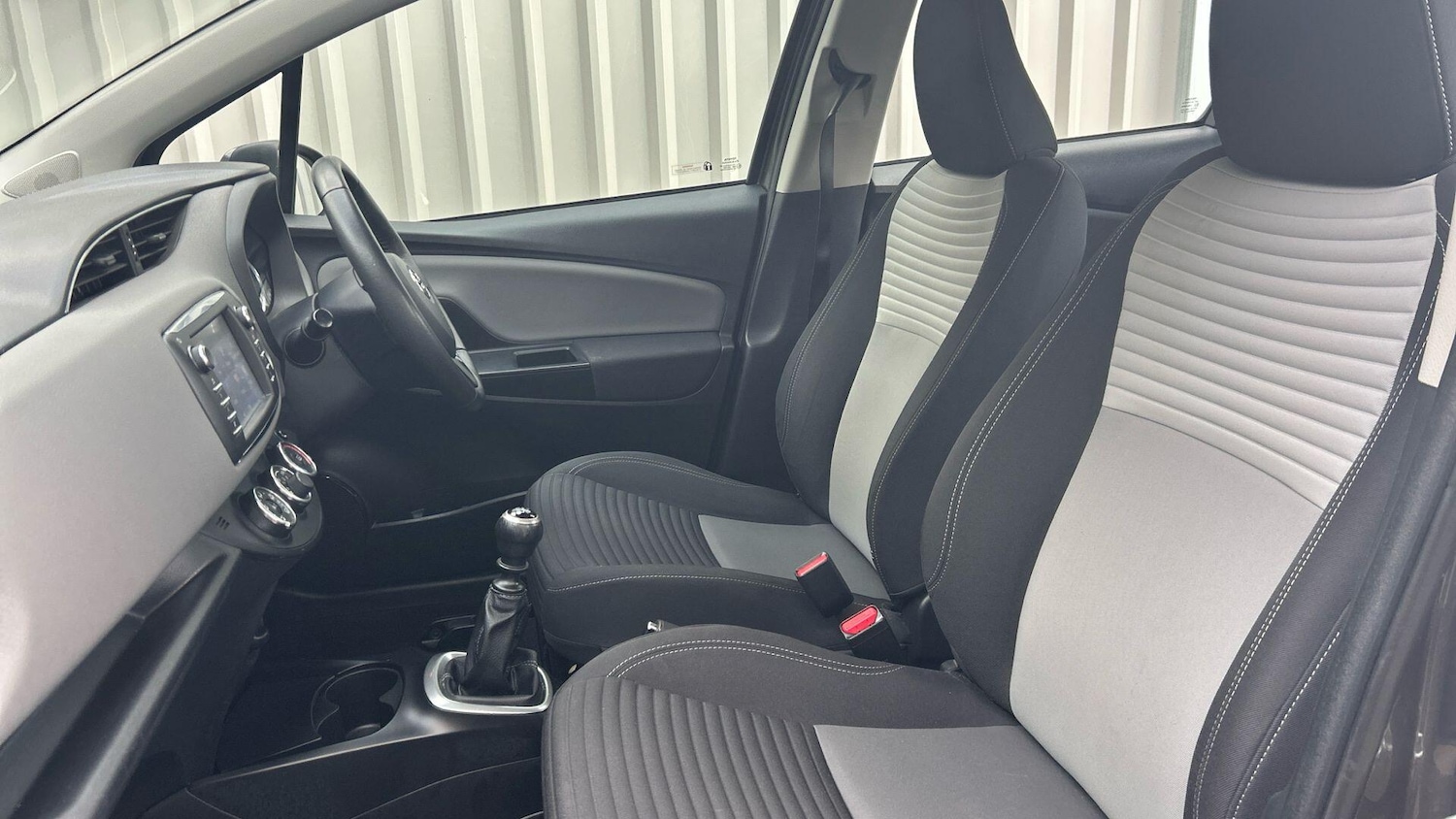 Used Toyota Yaris for sale - 77825066: Photo 14