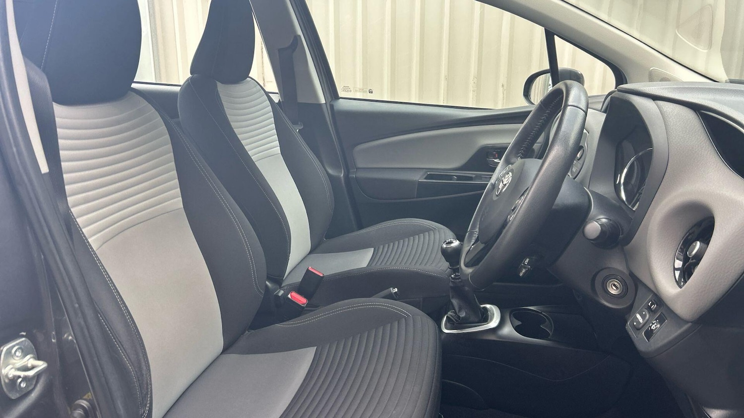 Used Toyota Yaris for sale - 77825066: Photo 15