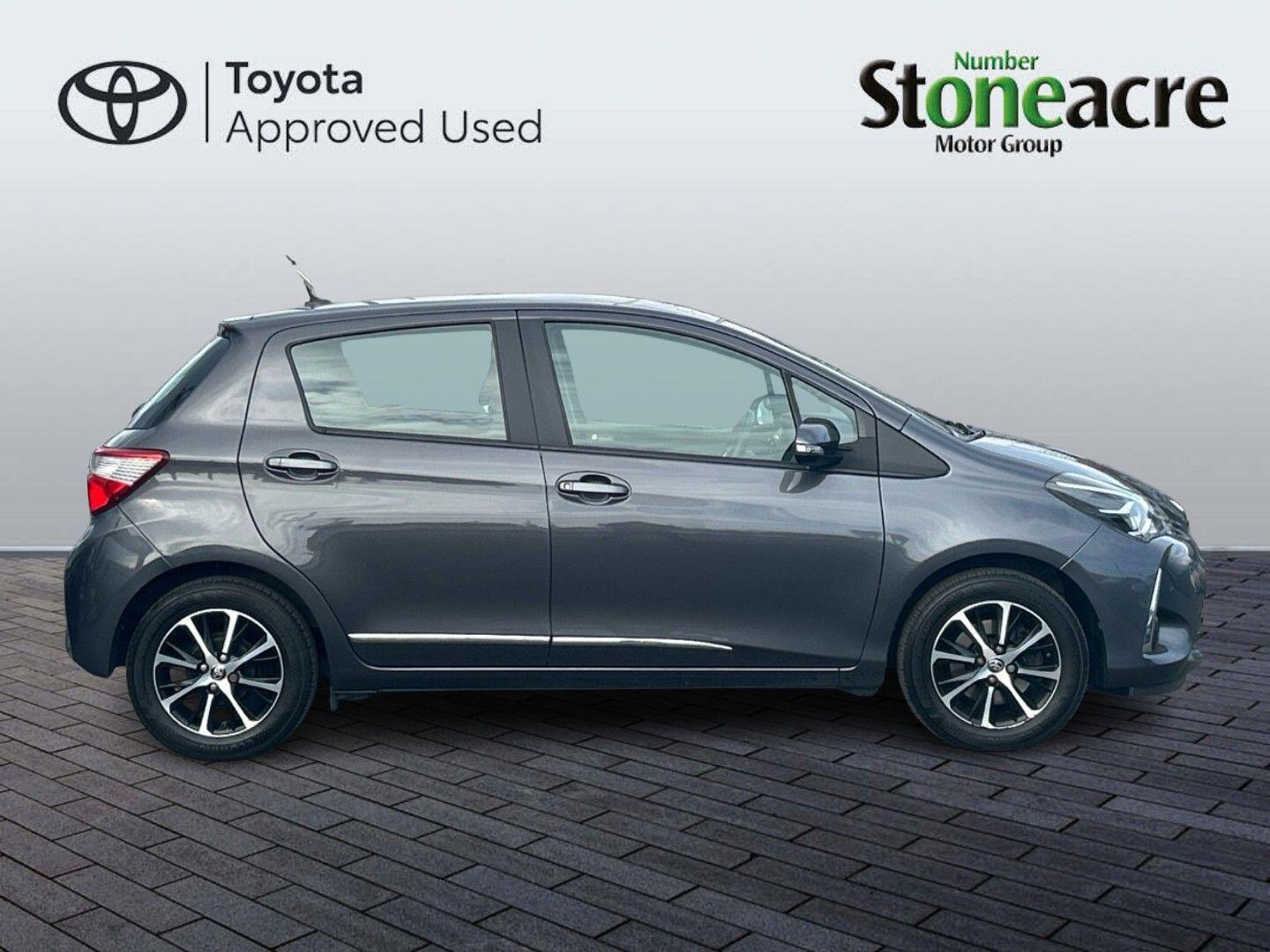 Used Toyota Yaris for sale - 77825066: Photo 2