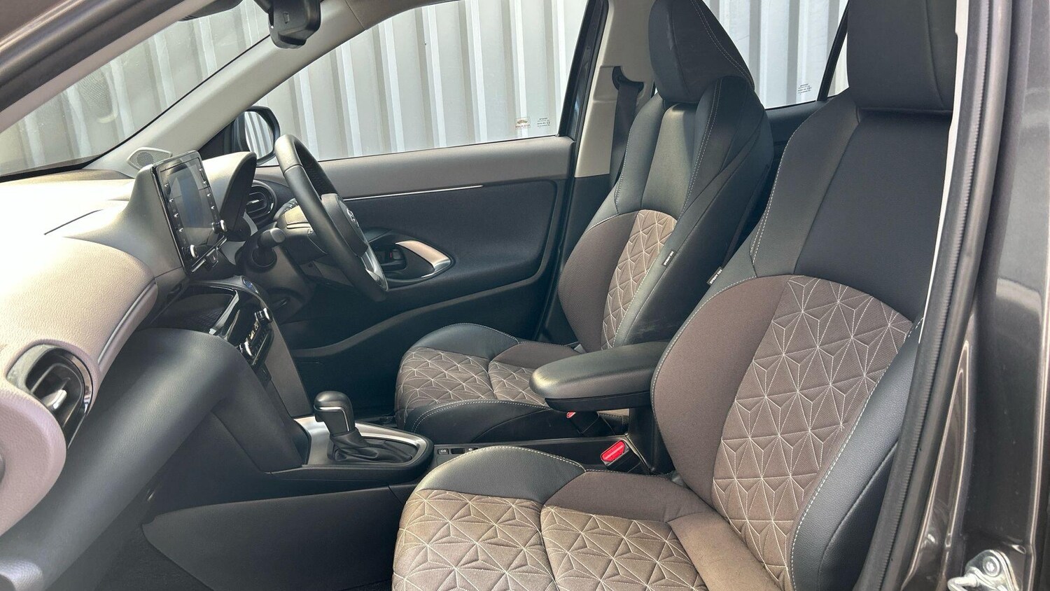 Used Toyota Yaris Cross 2023 for sale - 78185419: Photo 16