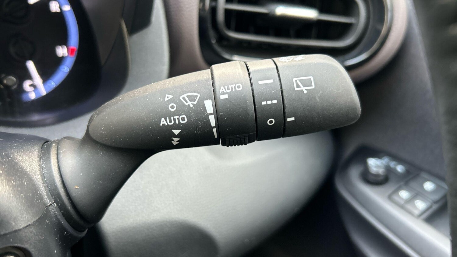 Used Toyota Yaris Cross 2023 for sale - 78185419: Photo 40