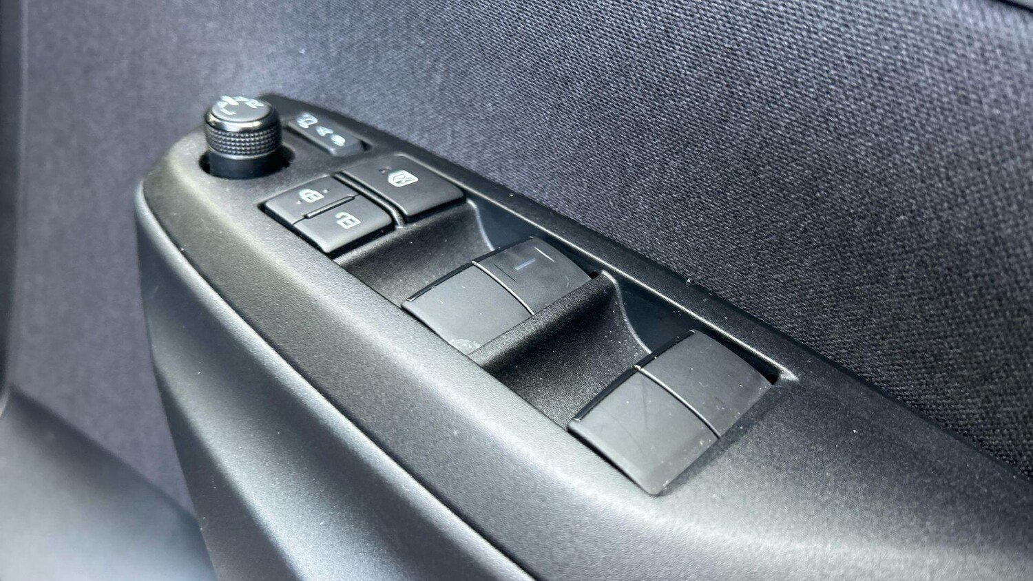 Used Toyota Yaris Cross 2023 for sale - 78185419: Photo 41