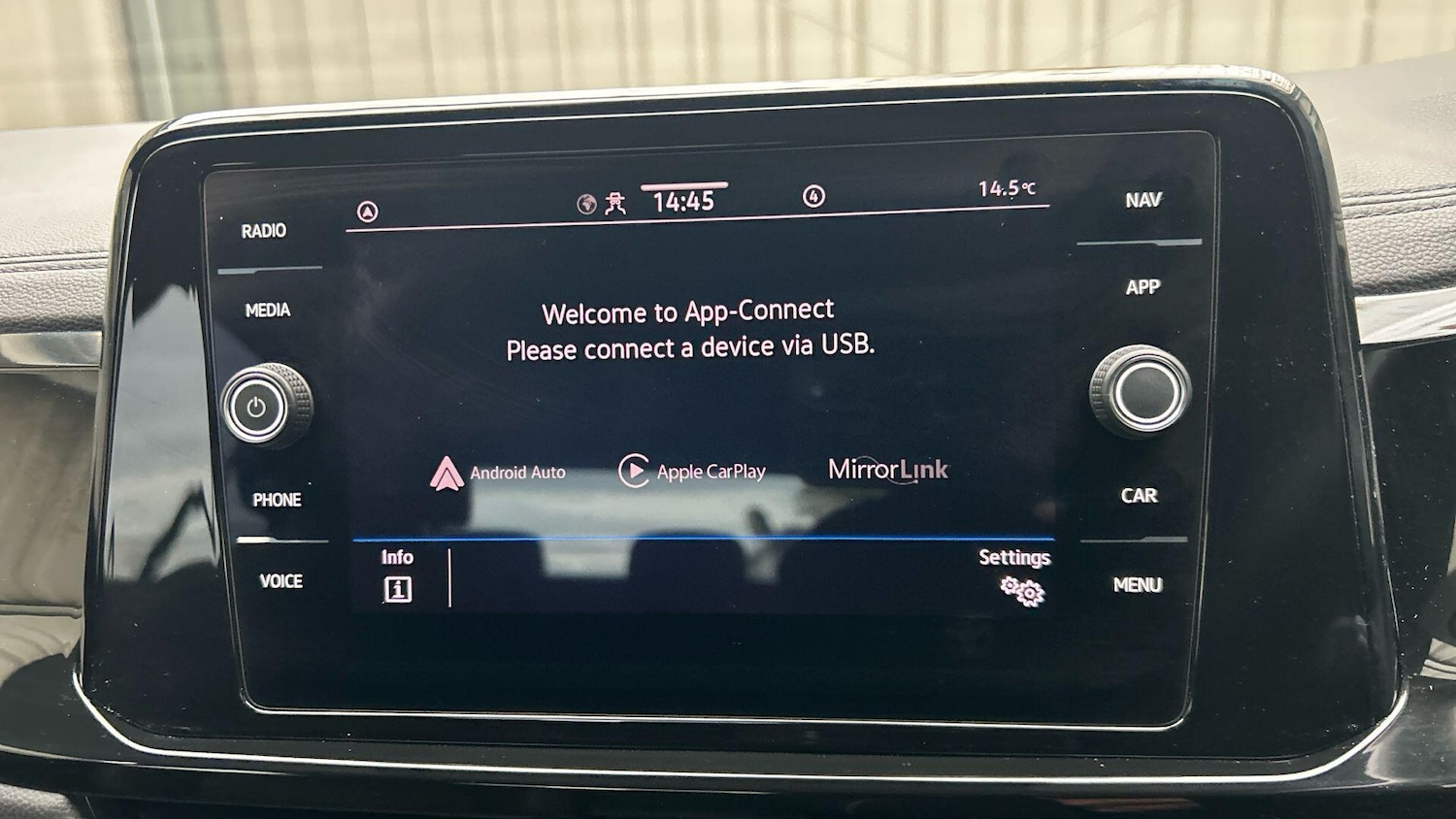 Used Volkswagen T-Roc 2022 for sale - 76484824: Photo 25