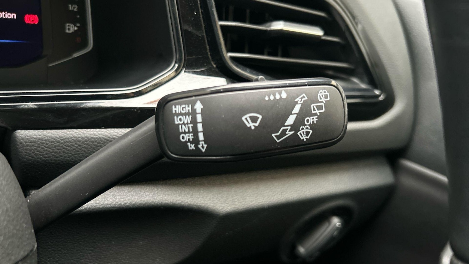 Used Volkswagen T-Roc 2022 for sale - 76484824: Photo 39