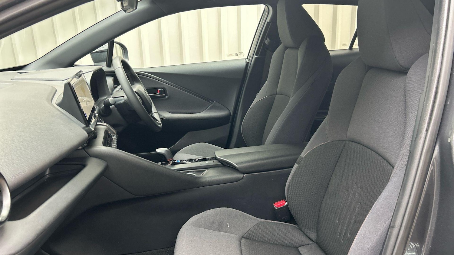 Used Toyota C-HR 2024 for sale - 76457037: Photo 16