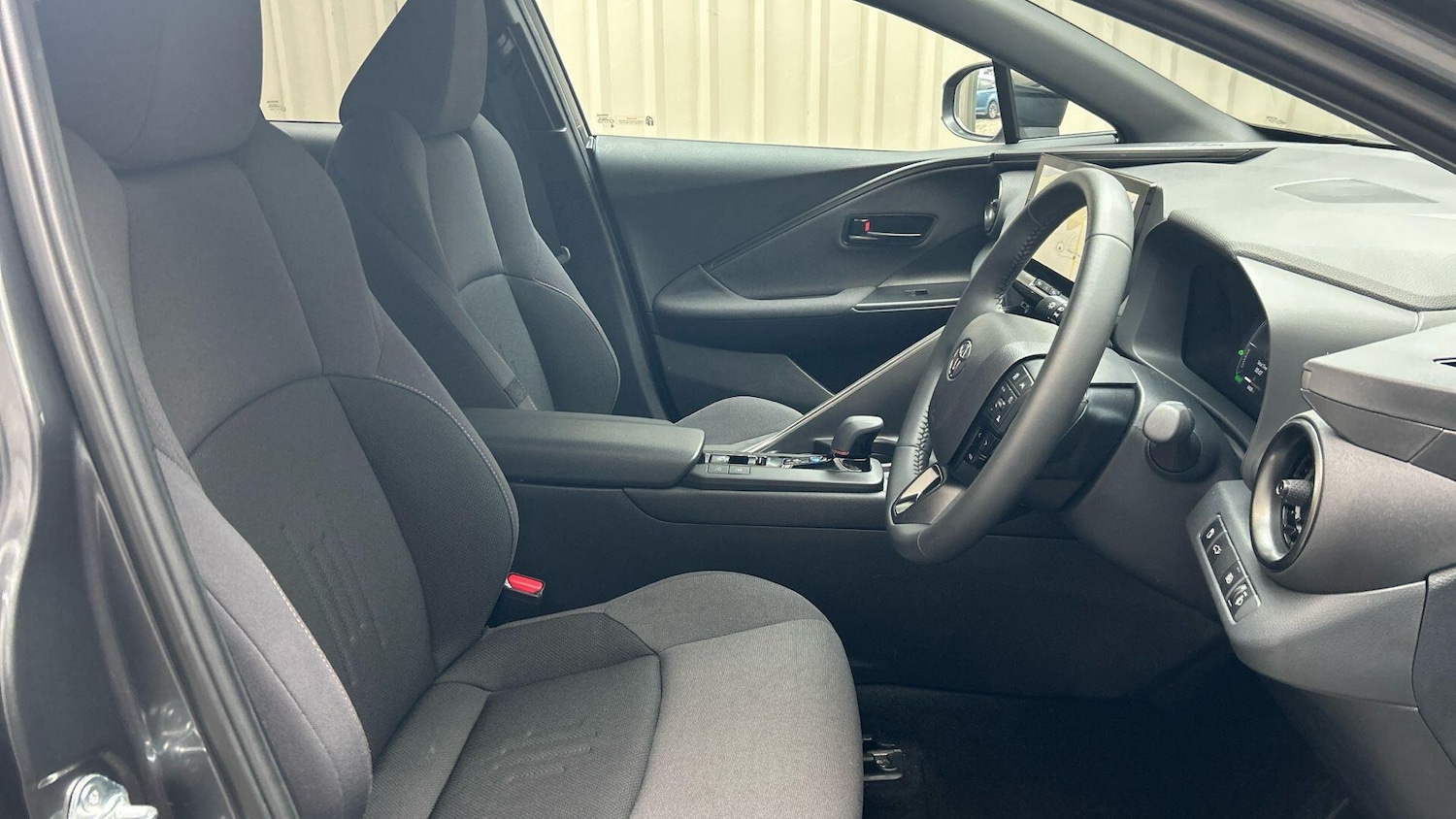 Used Toyota C-HR 2024 for sale - 76457037: Photo 17