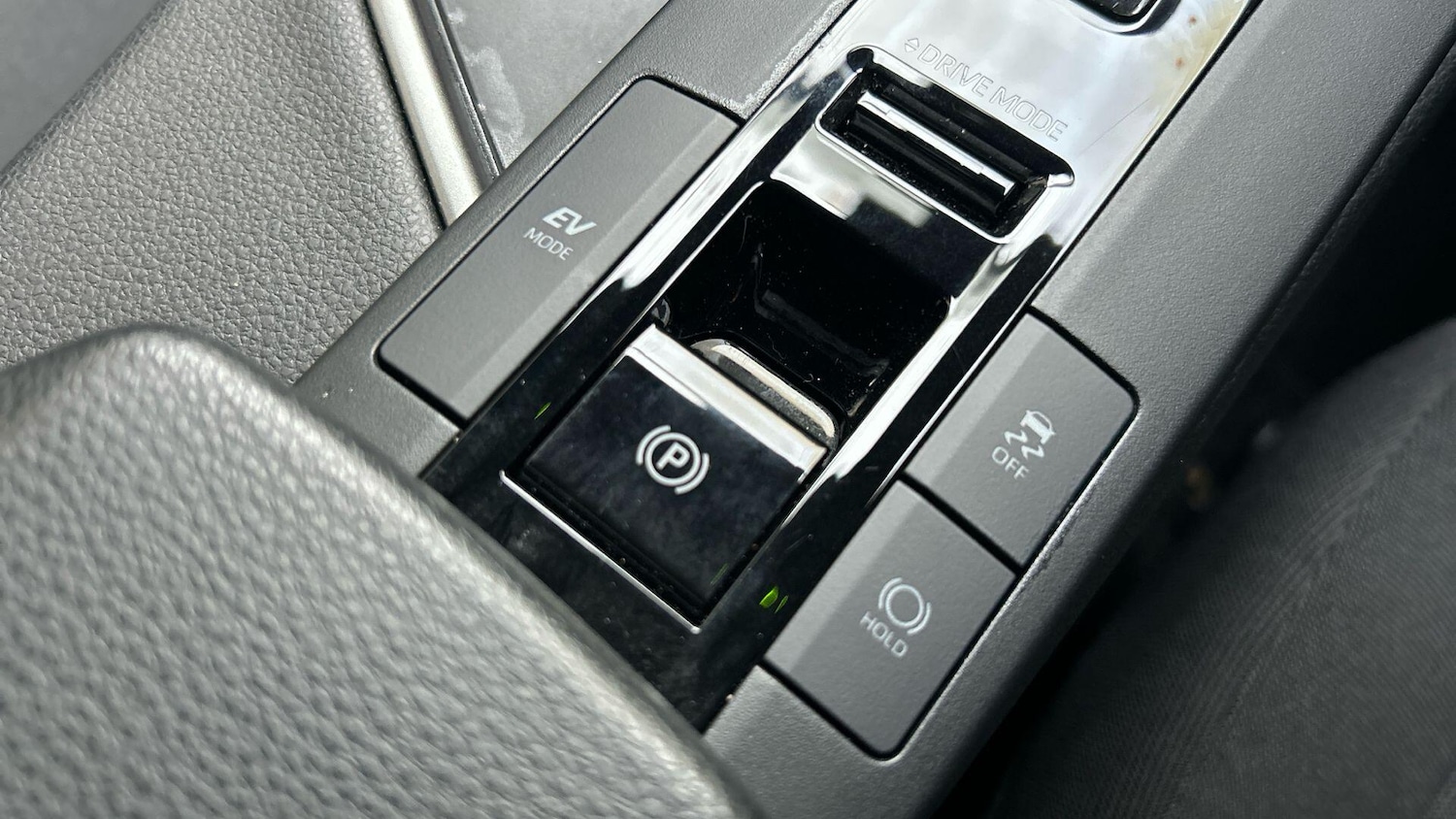 Used Toyota C-HR 2024 for sale - 76457037: Photo 34