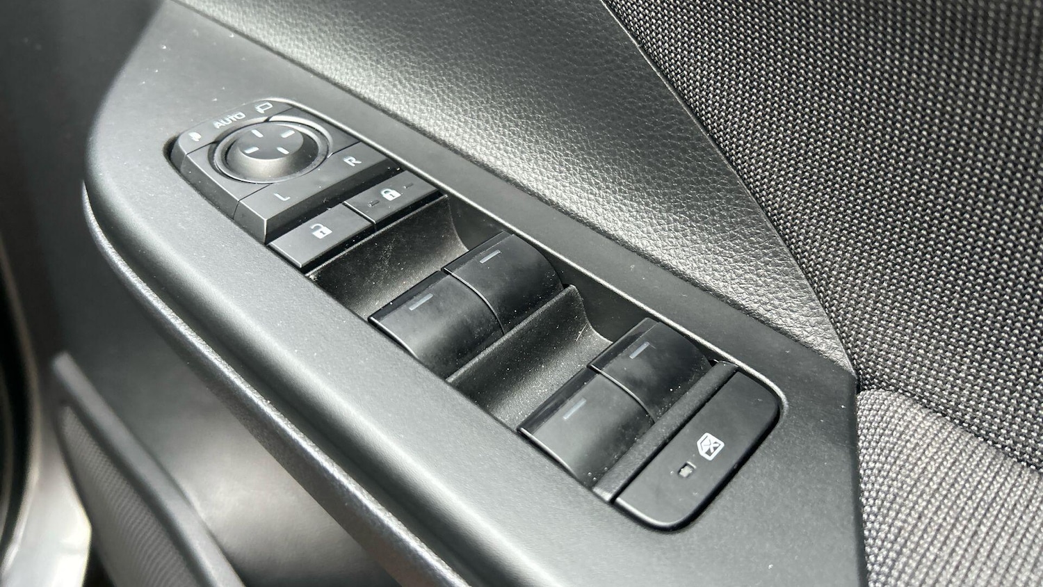 Used Toyota C-HR 2024 for sale - 76457037: Photo 42