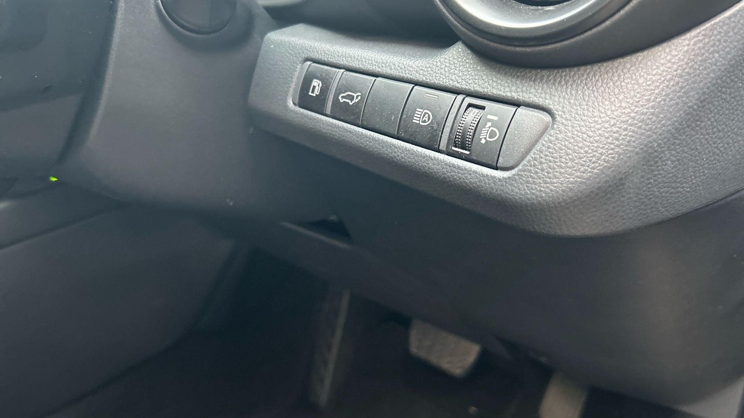 Used Toyota C-HR 2024 for sale - 76457037: Photo 43