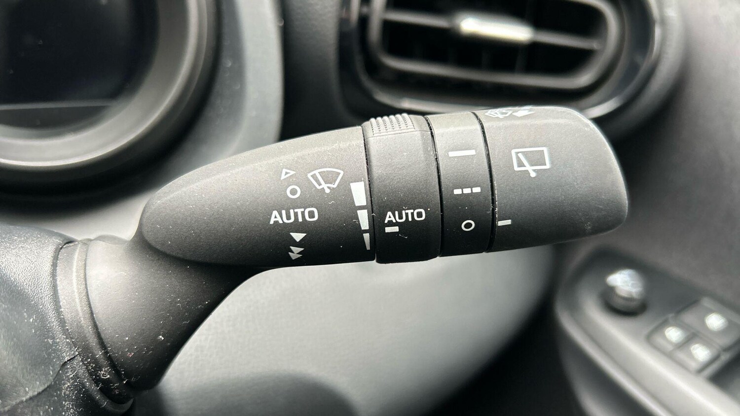 Used Toyota Yaris 2022 for sale - 77574643: Photo 35