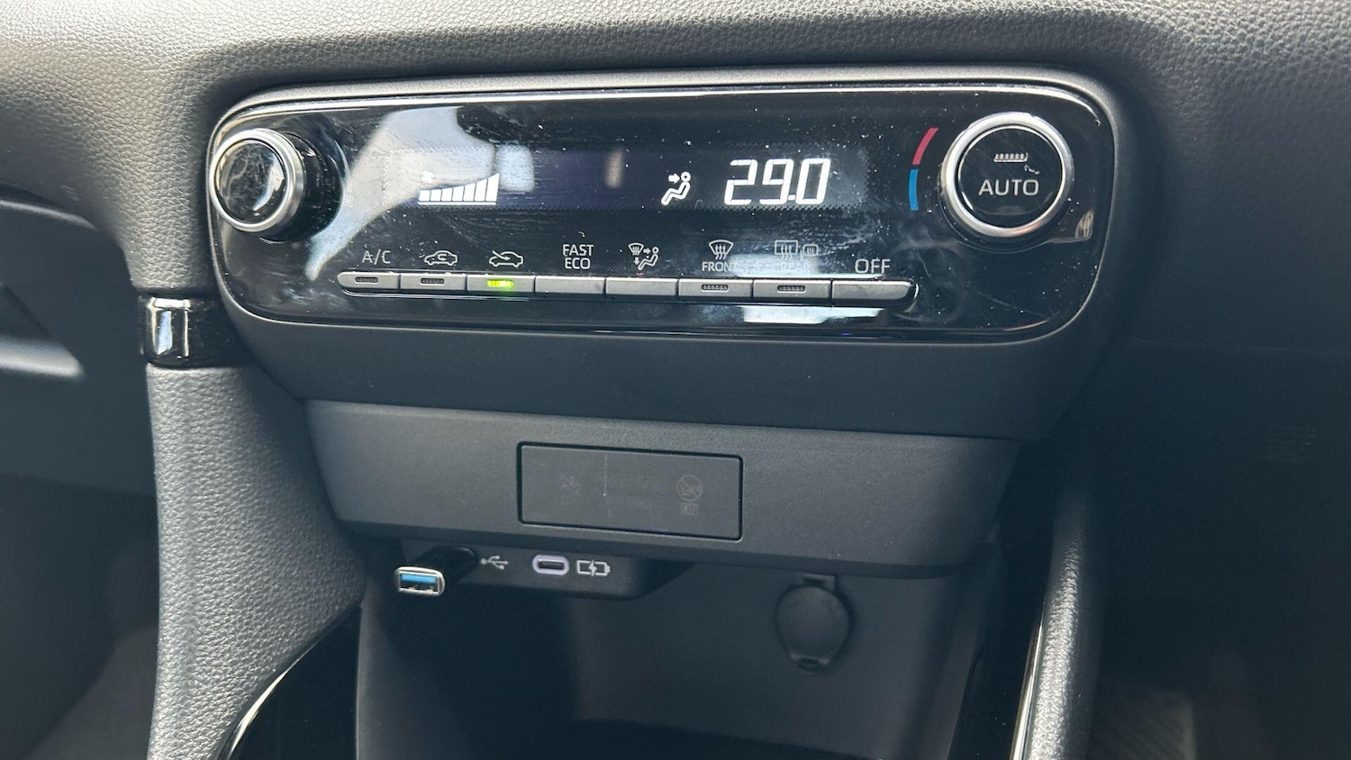 Used Toyota Yaris 2024 for sale - 77202426: Photo 30