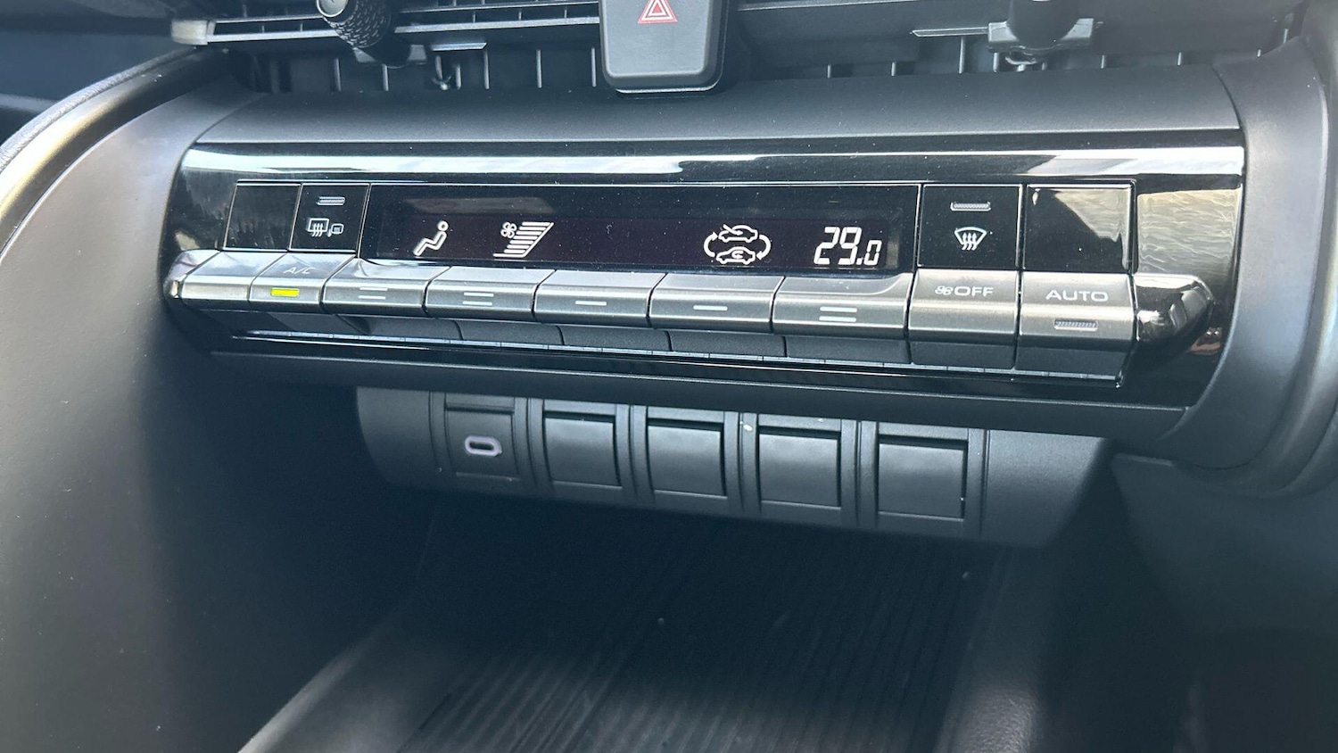Used Toyota C-HR 2024 for sale - 76108944: Photo 31