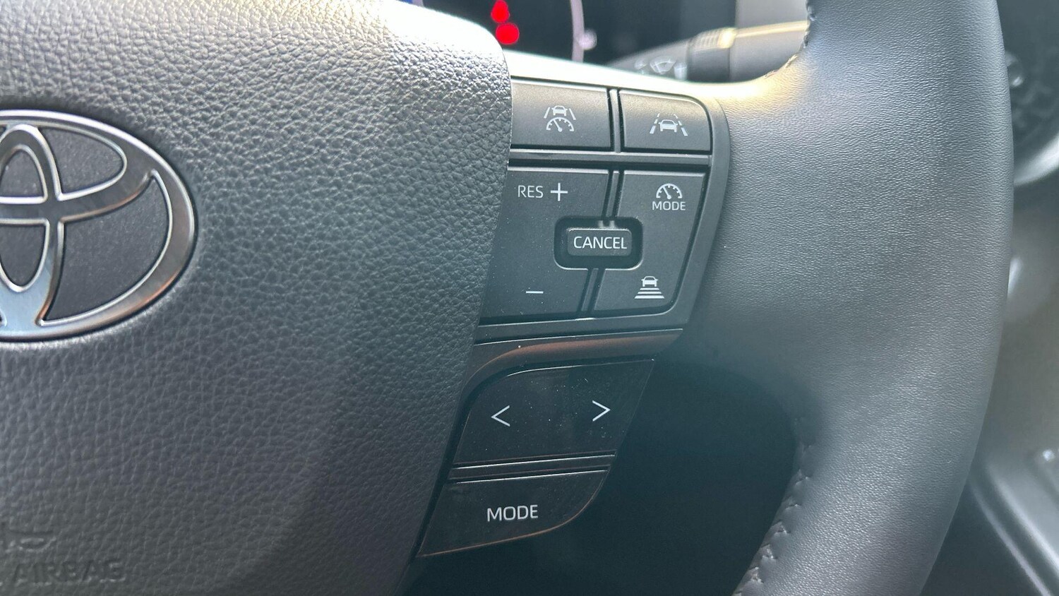 Used Toyota C-HR 2024 for sale - 76108944: Photo 34