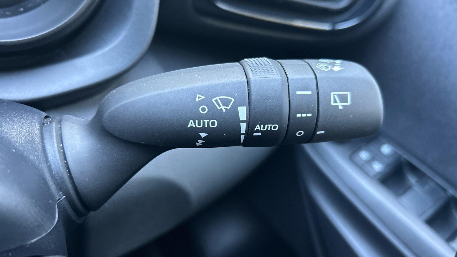 Used Toyota Yaris 2023 for sale - 76122944: Photo 37