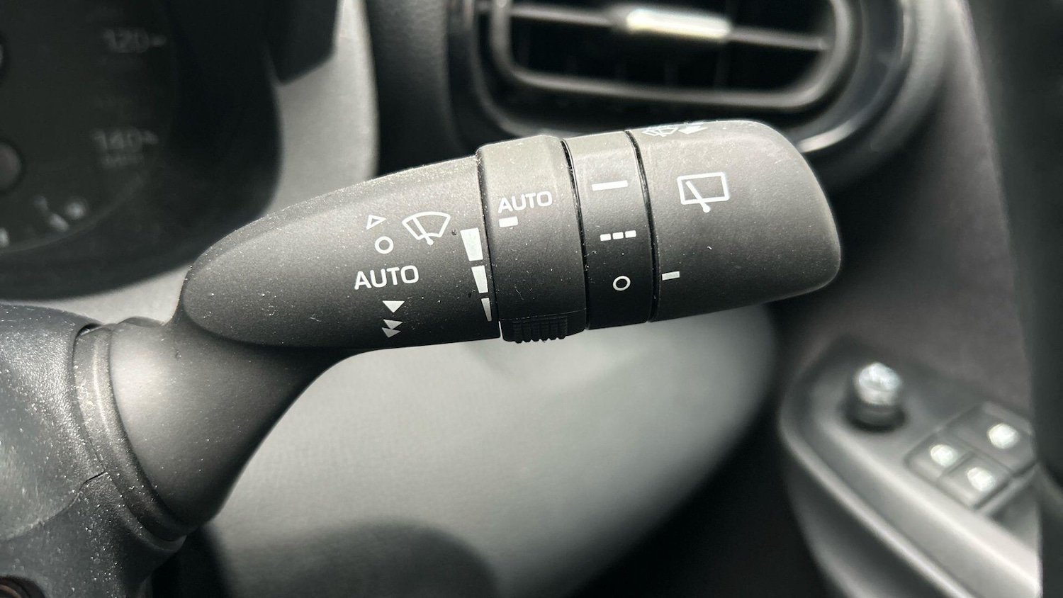 Used Toyota Yaris 2023 for sale - 77290979: Photo 35