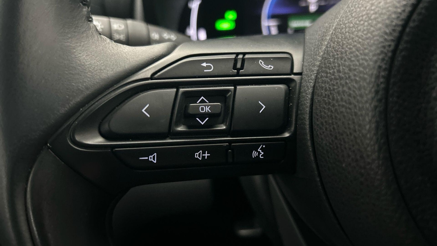 Used Toyota Yaris Cross 2024 for sale - 77120596: Photo 34