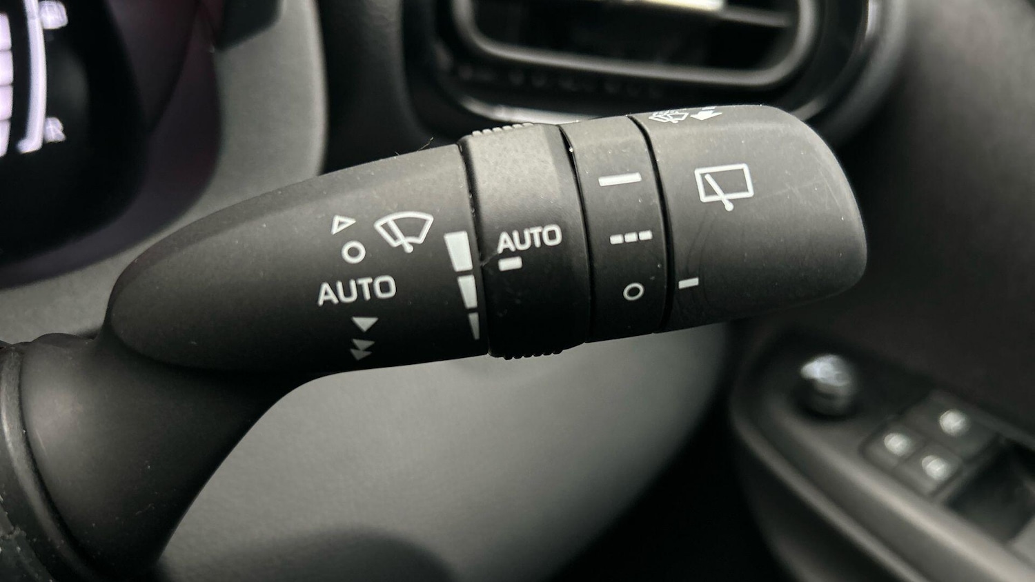 Used Toyota Yaris Cross 2024 for sale - 77120596: Photo 36