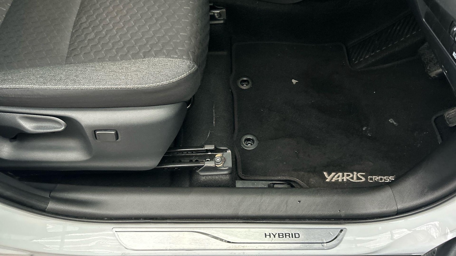 Used Toyota Yaris Cross 2024 for sale - 77120596: Photo 39