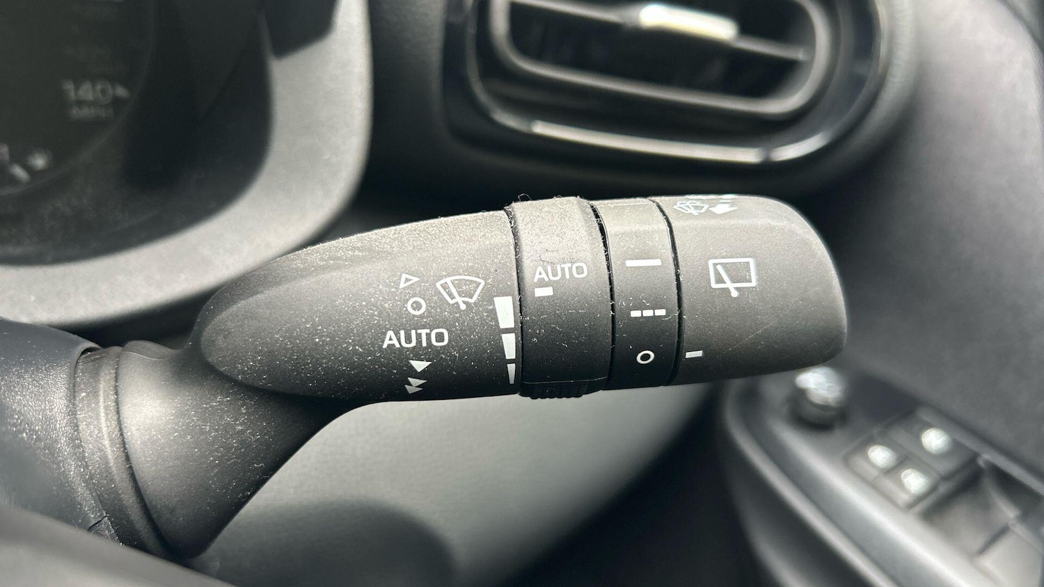 Used Toyota Yaris 2023 for sale - 76457413: Photo 37