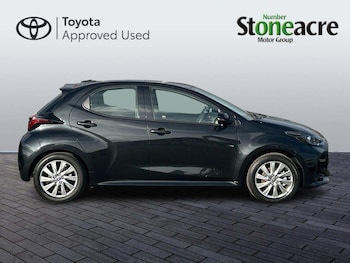 Used Toyota Yaris 2023 for sale - 76457413: Photo
