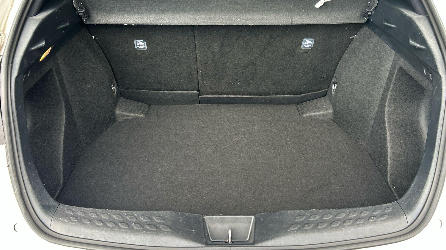 Used Toyota C-HR 2023 for sale - 77537702: Photo 18