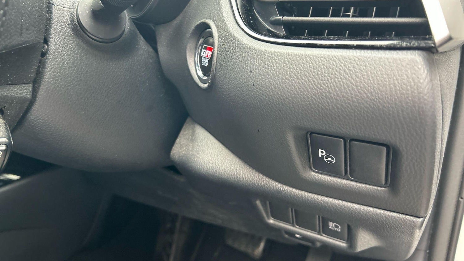 Used Toyota C-HR 2023 for sale - 77537702: Photo 37