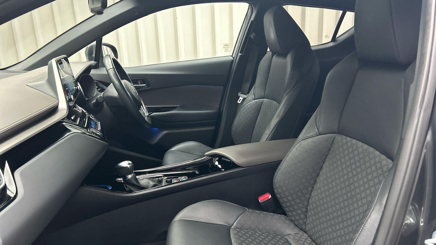 Used Toyota C-HR 2021 for sale - 77330981: Photo 14