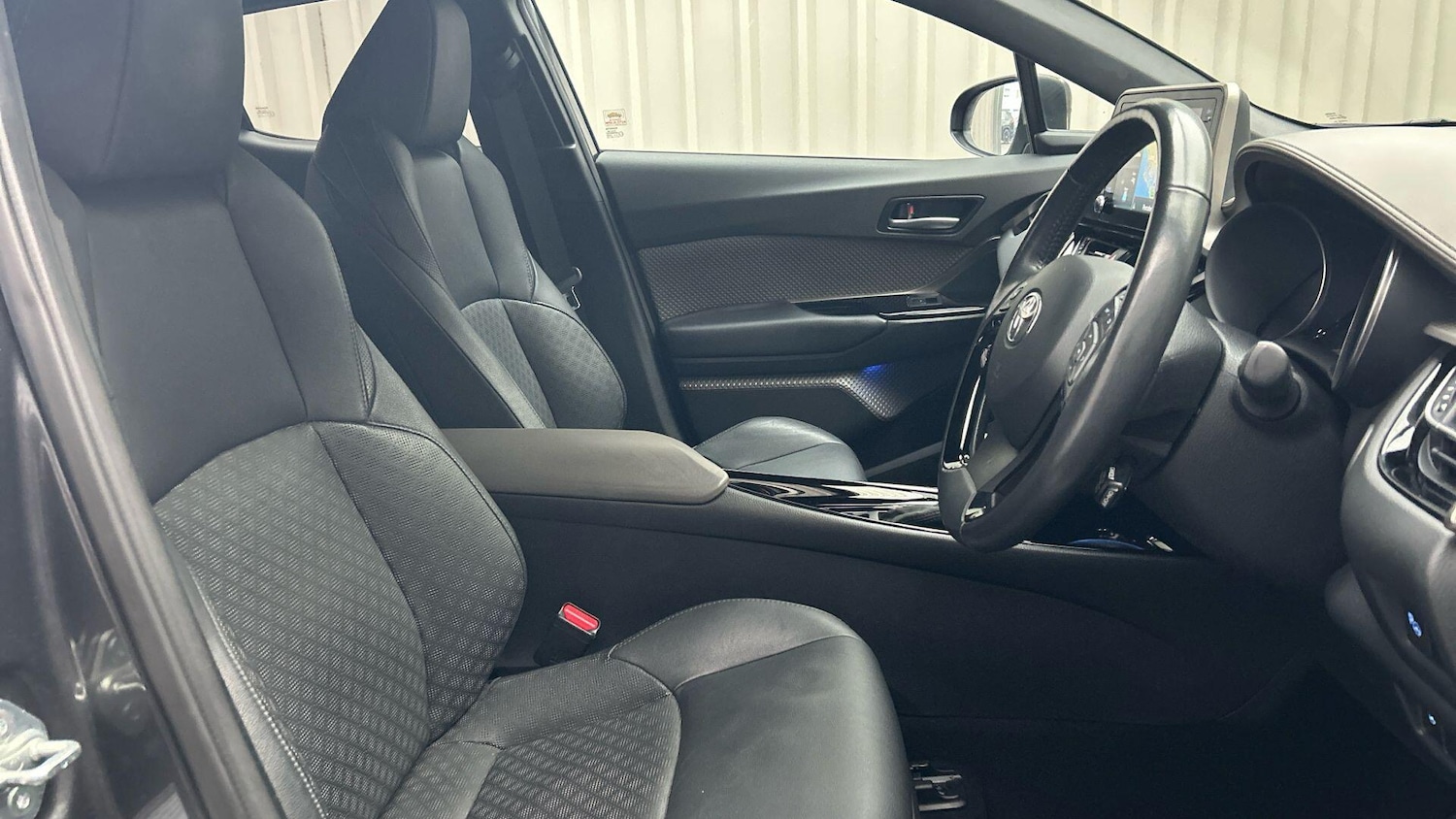 Used Toyota C-HR 2021 for sale - 77330981: Photo 15